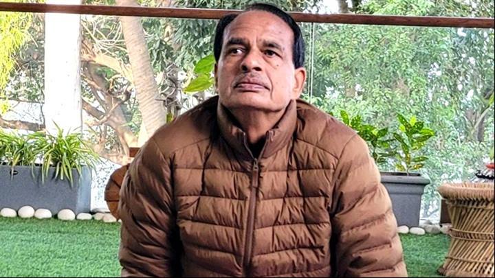 मुख्यमंत्री श्री चौहान ने निवास पर किया सूर्य नमस्कार